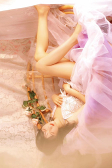 完蛋我被美女包围了